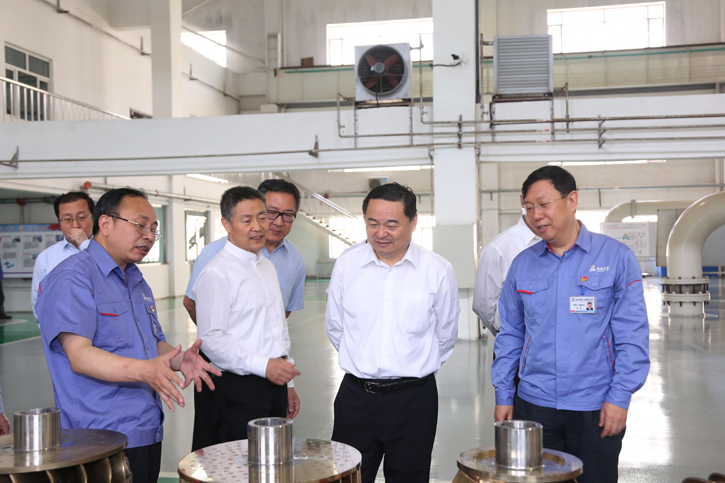 郝鹏旅行考察yp街机集团